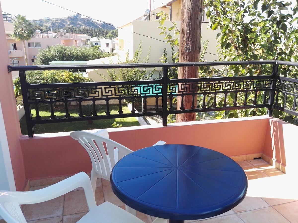 Epis Hotel Agia Marina Exterior foto